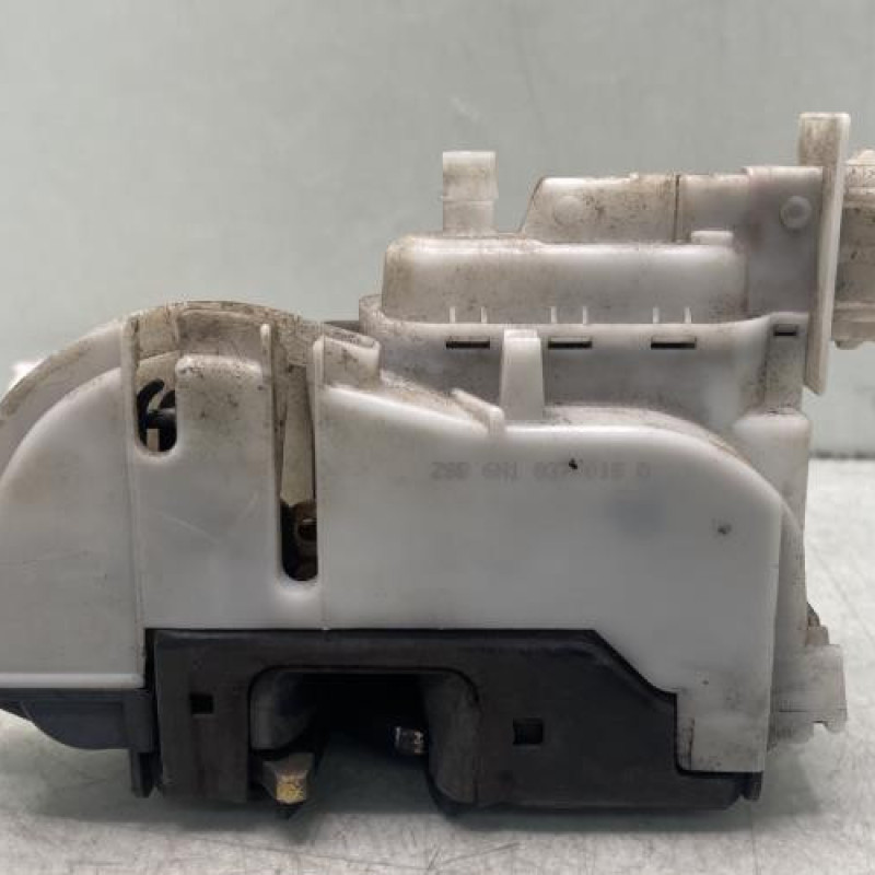 Serrure avant gauche VOLKSWAGEN POLO 3 Photo n°3