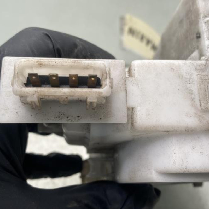 Serrure avant gauche VOLKSWAGEN POLO 3 Photo n°4