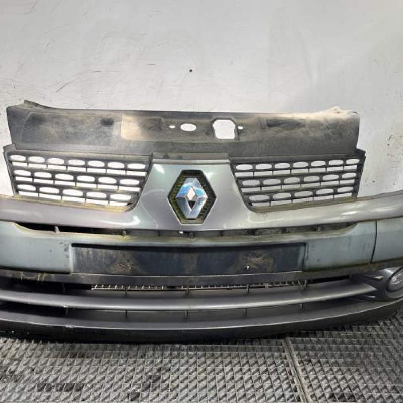 Pare choc avant RENAULT CLIO 2 Photo n°1