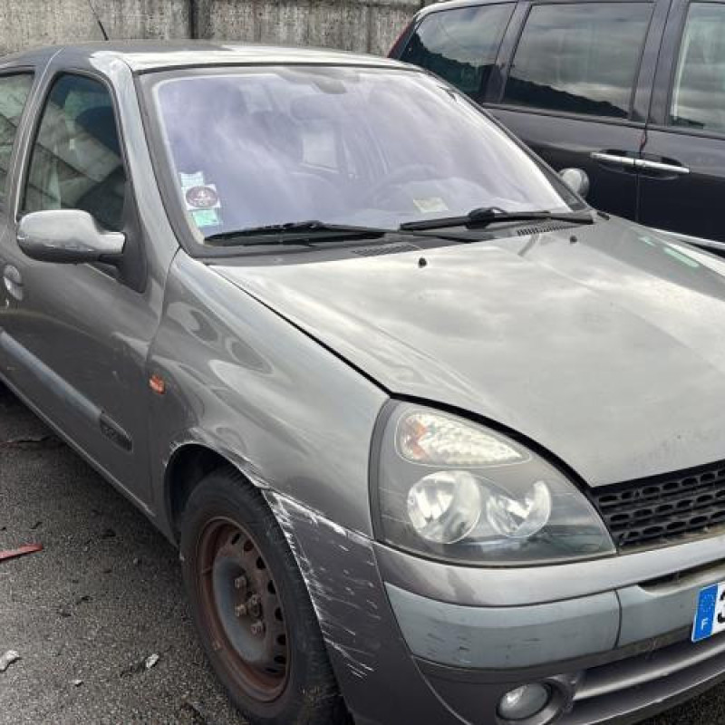 Pare choc avant RENAULT CLIO 2 Photo n°11