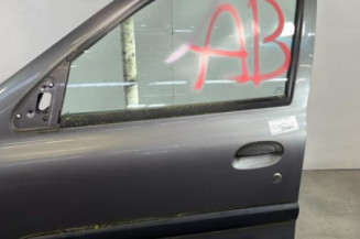 Porte avant gauche RENAULT CLIO 2 Photo n°1