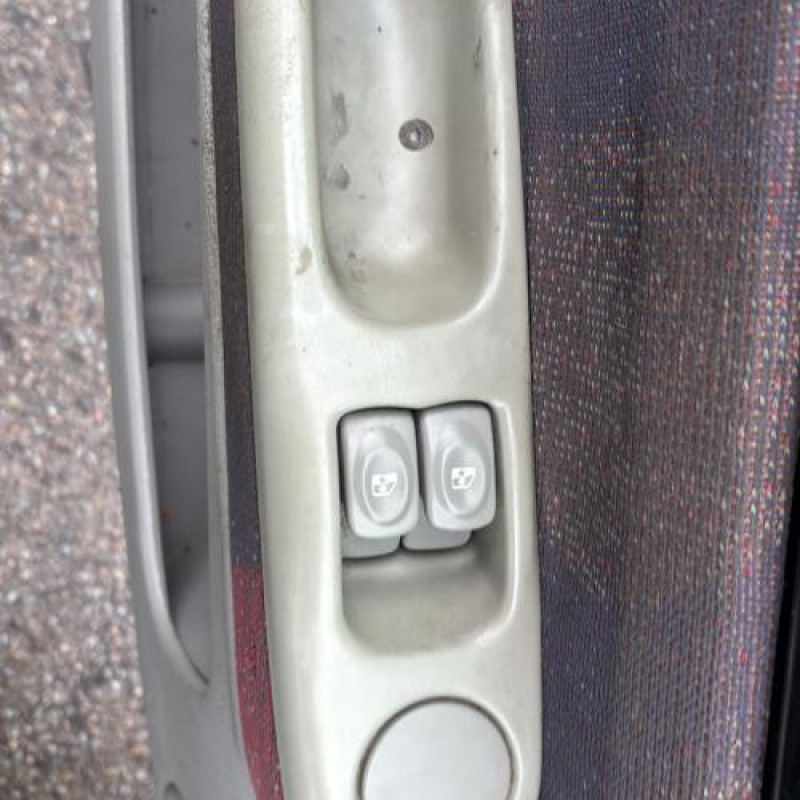 Leve vitre electrique avant droit RENAULT TWINGO 1 Photo n°19