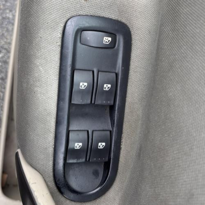 Ceinture avant gauche RENAULT GRAND SCENIC 2 Photo n°15