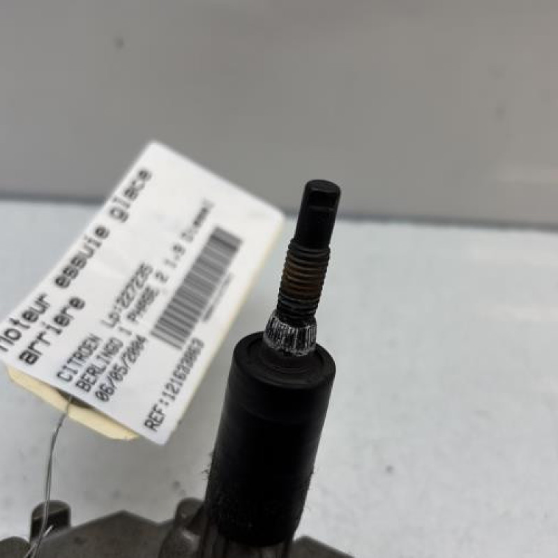 Moteur essuie glace arriere CITROEN BERLINGO 1 Photo n°2