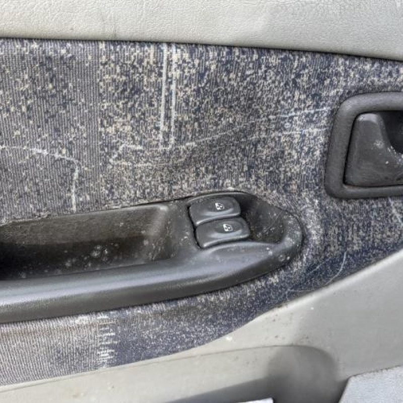 Anti brouillard gauche (feux) RENAULT SCENIC 1 Photo n°15