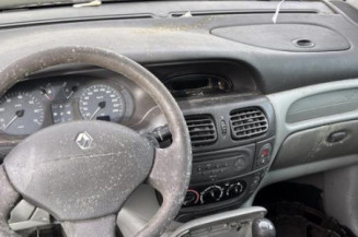 Anti brouillard gauche (feux) RENAULT SCENIC 1