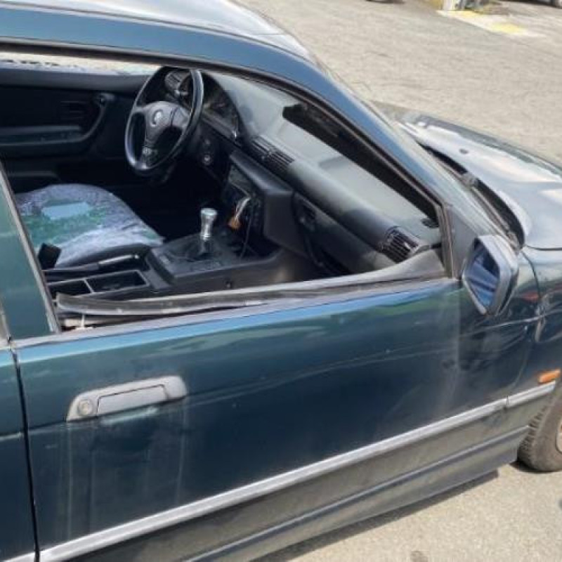 Interrupteur de leve vitre avant droit BMW SERIE 3 E36 Photo n°12