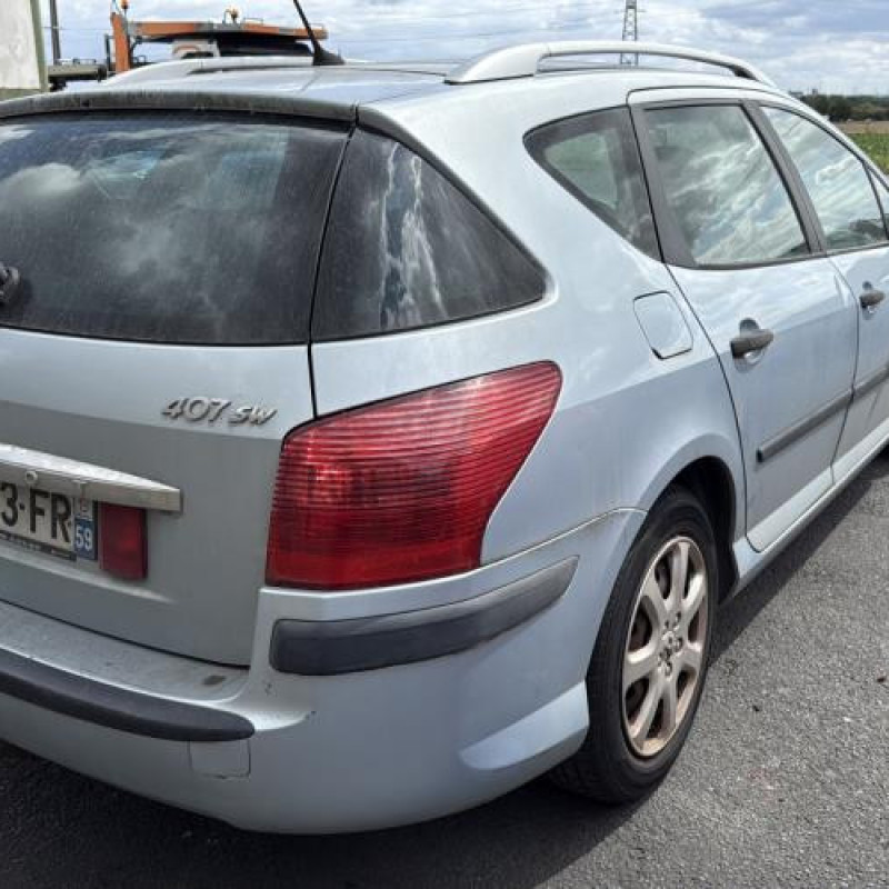 Feu arriere stop central PEUGEOT 407 Photo n°7