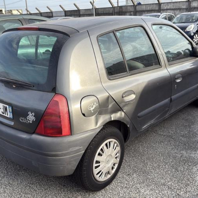 Aile avant droit RENAULT CLIO 2 Photo n°7