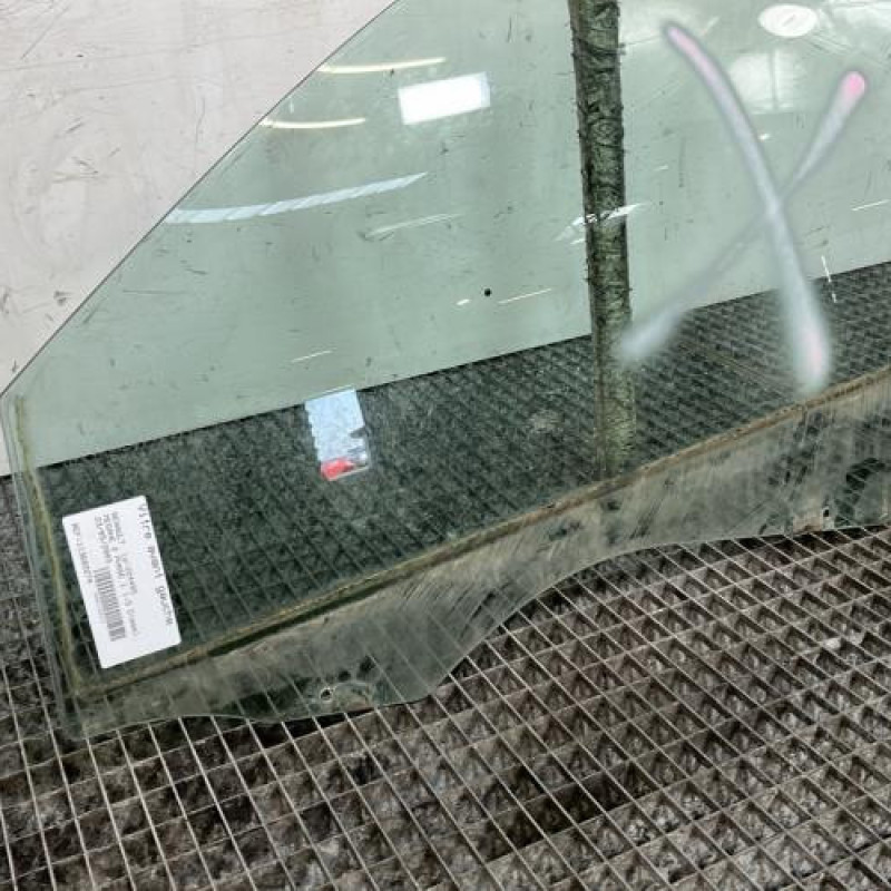 Vitre avant gauche RENAULT MEGANE 2 Photo n°2