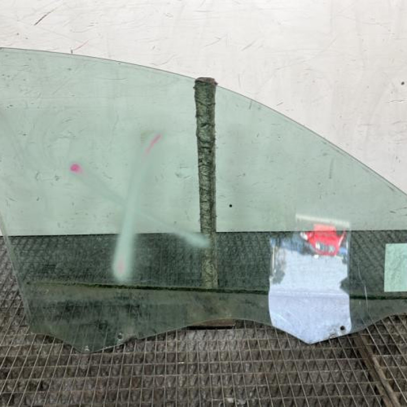 Vitre avant gauche RENAULT MEGANE 2 Photo n°4