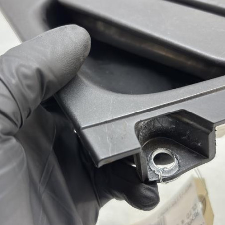 Poignee porte arriere droit RENAULT CLIO 4