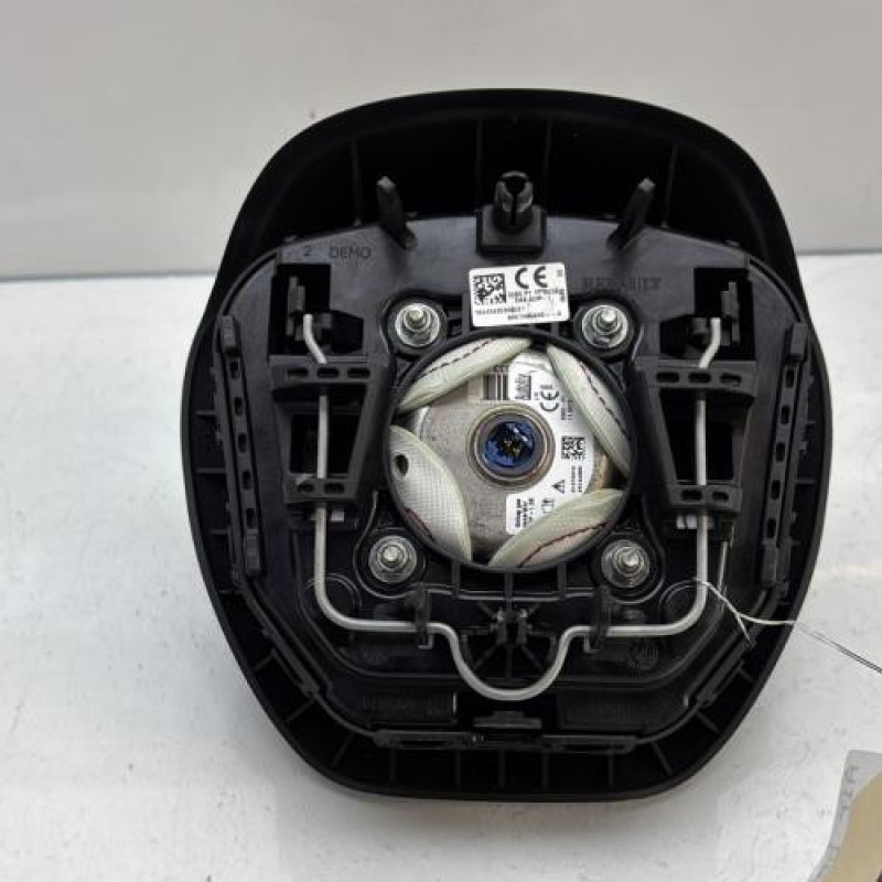 Air bag conducteur RENAULT CLIO 4 Photo n°2