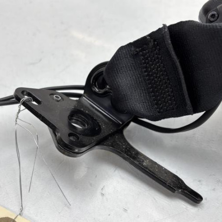 Attache ceinture arriere droit RENAULT CLIO 4