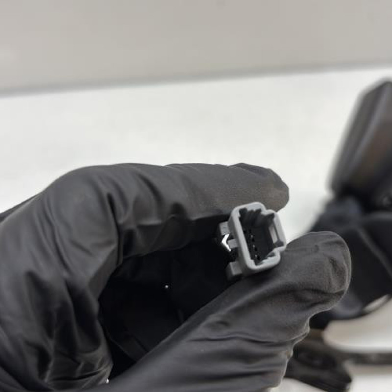 Attache ceinture arriere droit RENAULT CLIO 4 Photo n°3