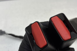 Attache ceinture arriere droit RENAULT CLIO 4