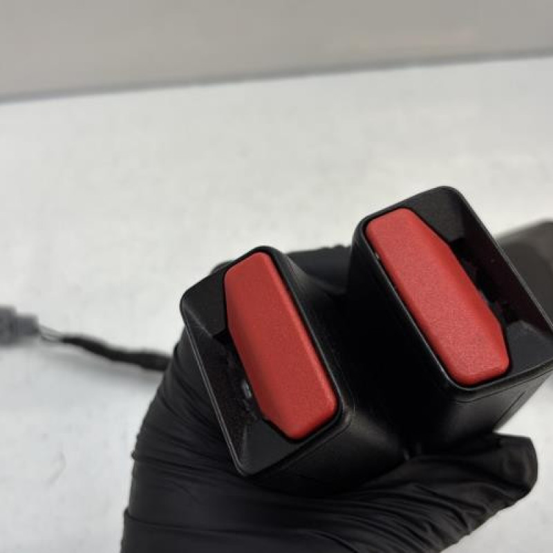 Attache ceinture arriere droit RENAULT CLIO 4 Photo n°4