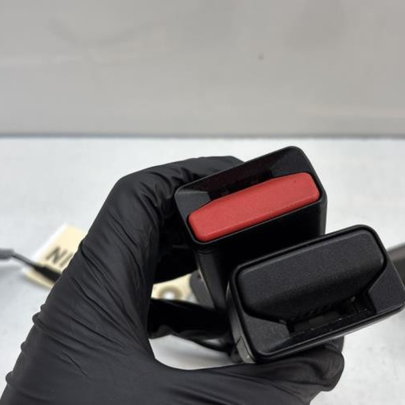 Attache ceinture arriere gauche RENAULT CLIO 4 Photo n°4