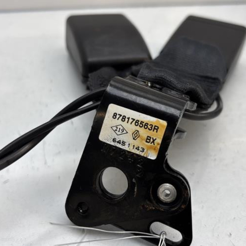 Attache ceinture arriere gauche RENAULT CLIO 4 Photo n°6