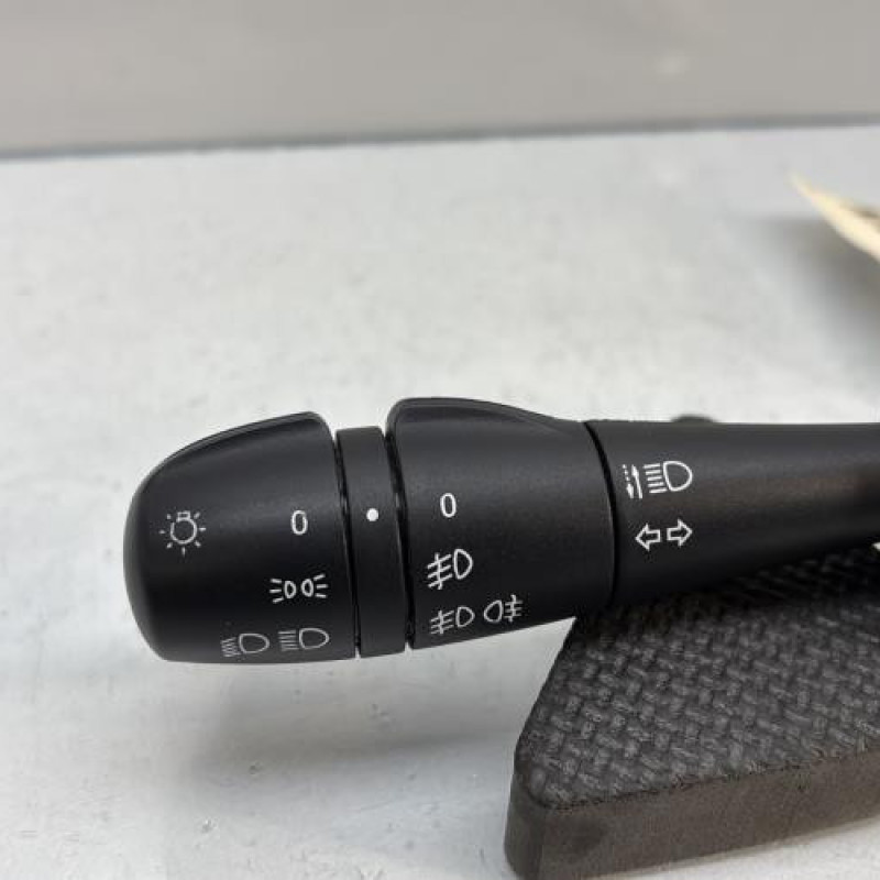 Commodo phare RENAULT CLIO 4 Photo n°2