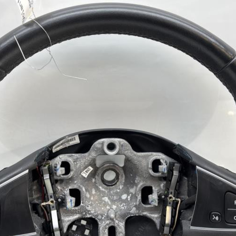 Volant RENAULT CLIO 4 Photo n°2