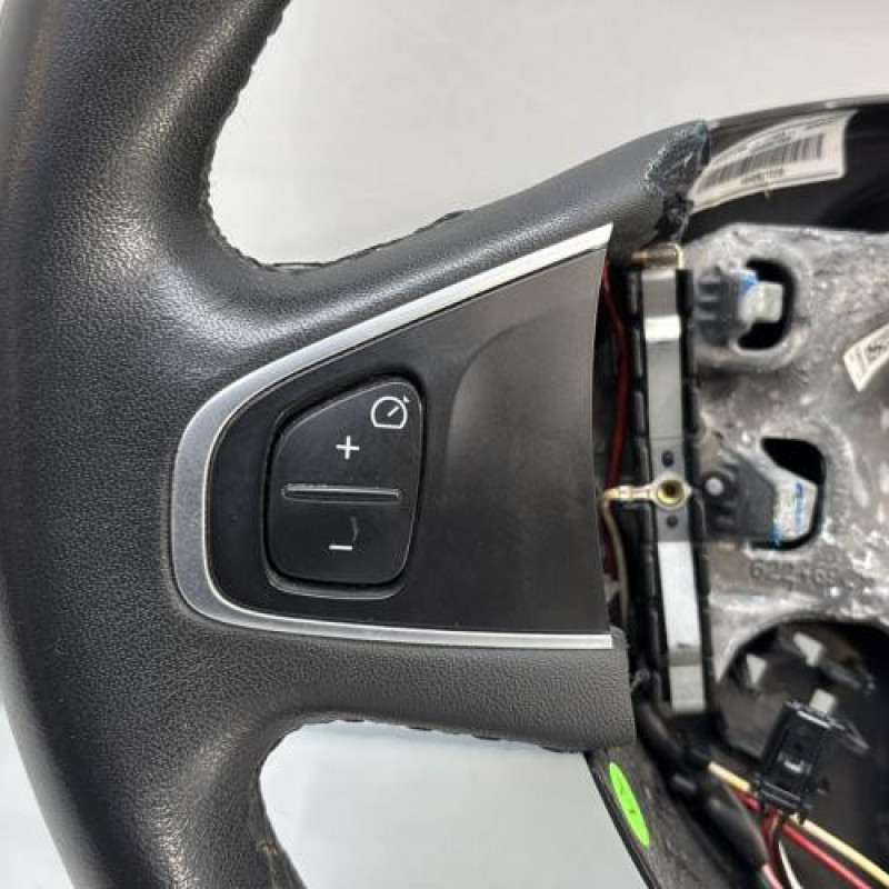 Volant RENAULT CLIO 4 Photo n°4