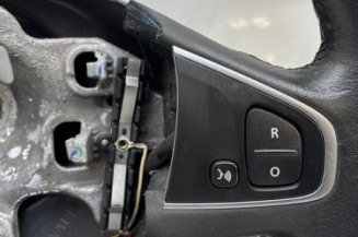 Volant RENAULT CLIO 4
