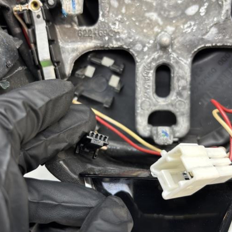 Volant RENAULT CLIO 4 Photo n°6