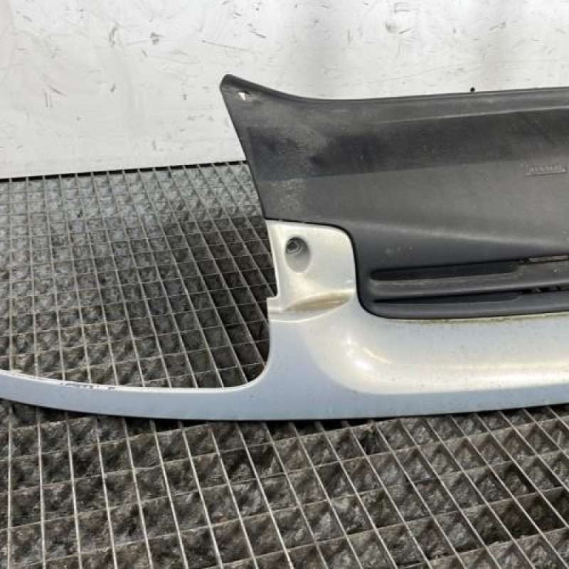 Calandre RENAULT CLIO 2 Photo n°2