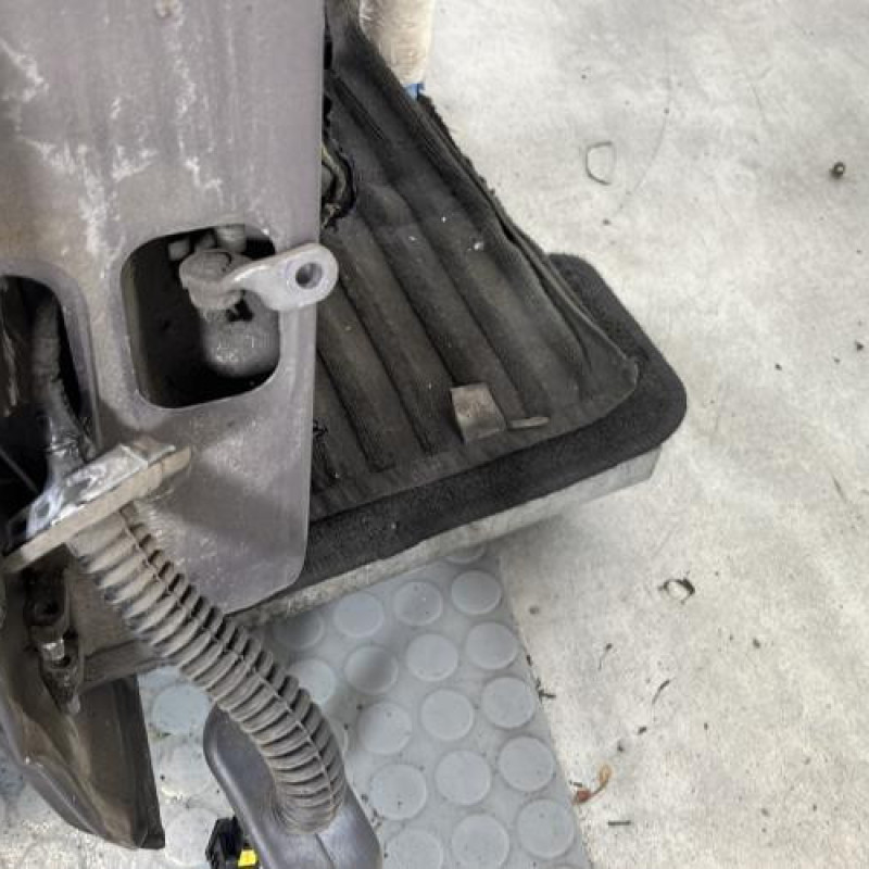 Porte arriere droit RENAULT CLIO 2 Photo n°5