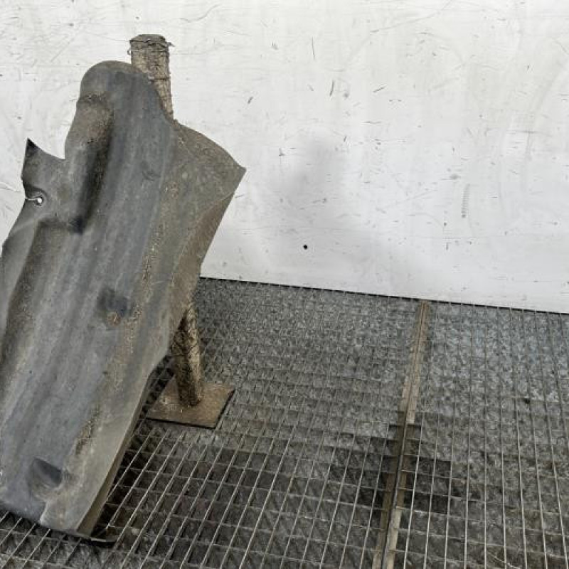 Pare boue arriere droit RENAULT CLIO 2 Photo n°3