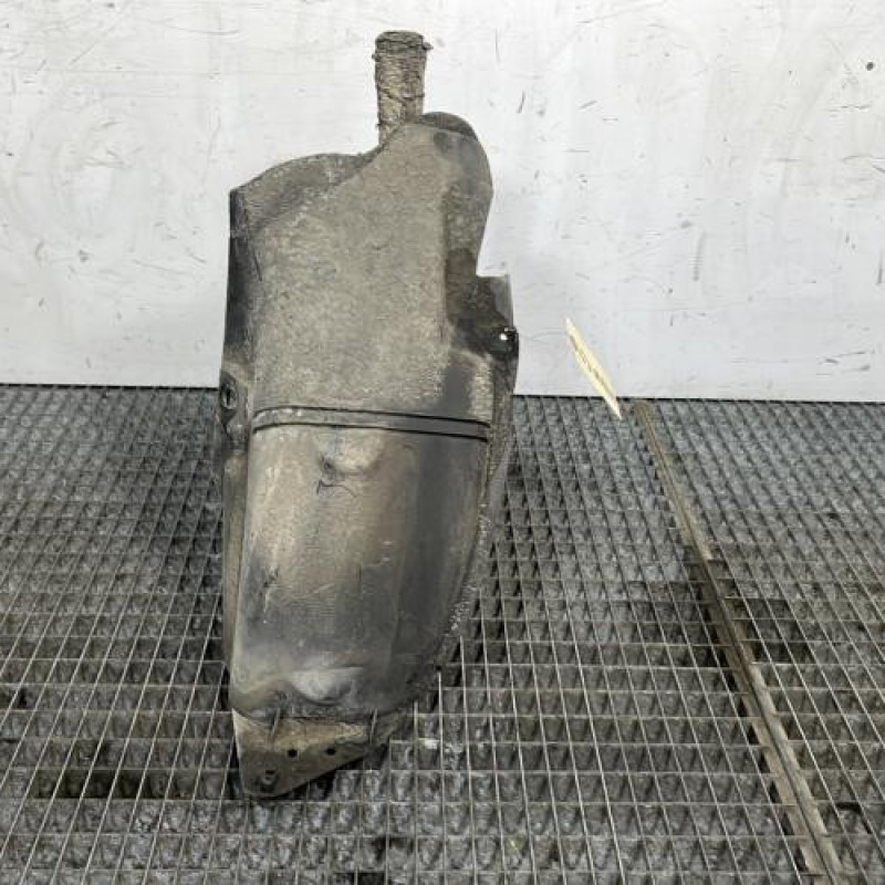 Pare boue arriere droit RENAULT CLIO 2 Photo n°4