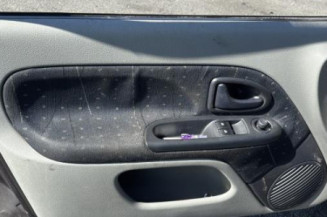 Pare boue arriere droit RENAULT CLIO 2