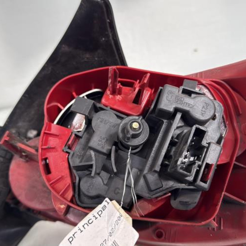 Feu arriere principal gauche (feux) PEUGEOT 206 Photo n°3