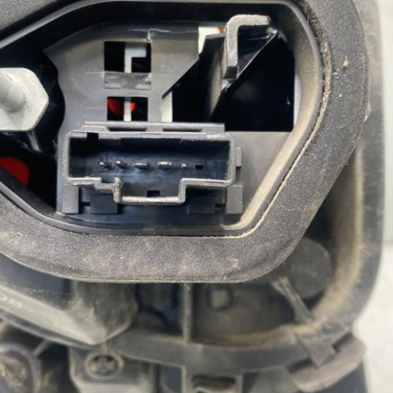 Feu arriere principal gauche (feux) PEUGEOT 208 1 Photo n°3