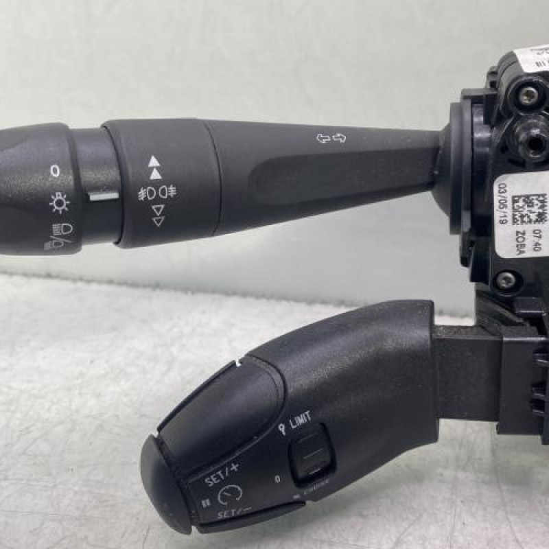 Com (Bloc Contacteur Tournant+Commodo Essuie Glace+Commodo Phare) PEUGEOT 208 1 Photo n°2