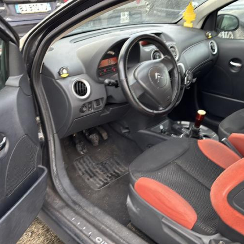 Porte avant gauche CITROEN C2 Photo n°16