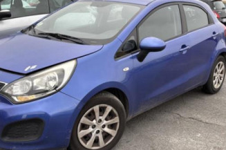 Feu arriere stop central KIA RIO 3