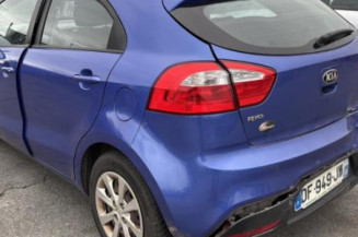 Feu arriere stop central KIA RIO 3