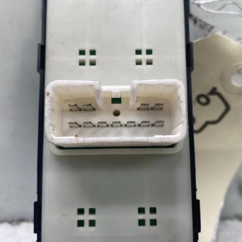 Interrupteur de leve vitre avant gauche KIA RIO 3 Photo n°3