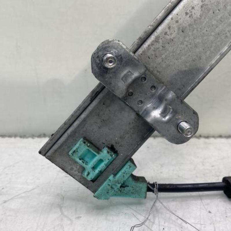 Leve vitre electrique avant gauche KIA RIO 3 Photo n°3