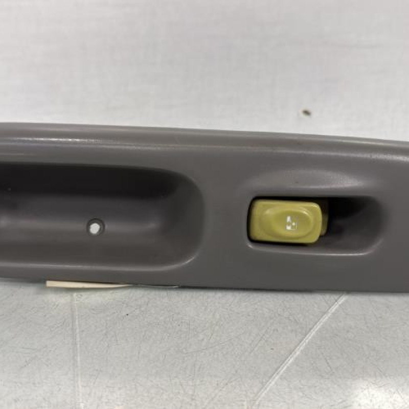 Interrupteur de leve vitre avant droit RENAULT TWINGO 1 Photo n°1