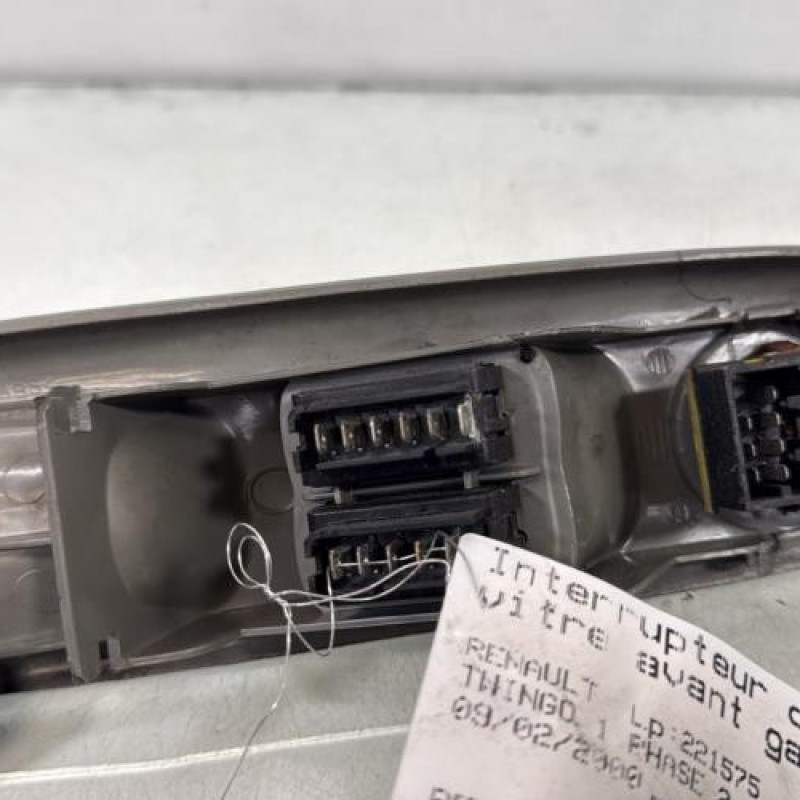 Interrupteur de leve vitre avant gauche RENAULT TWINGO 1 Photo n°2