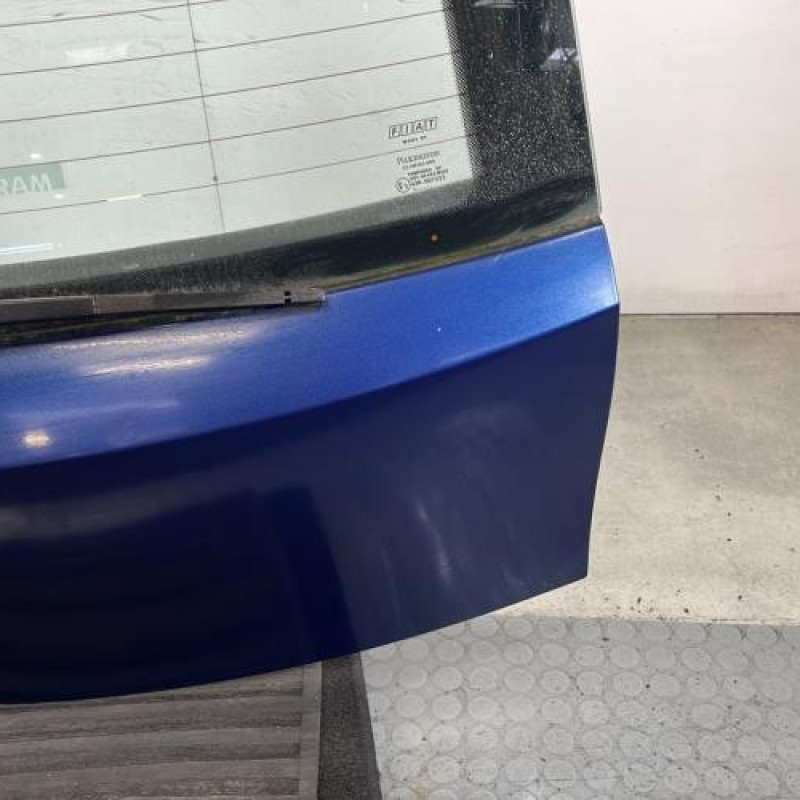 Malle/Hayon arriere FIAT PUNTO 2 Photo n°4