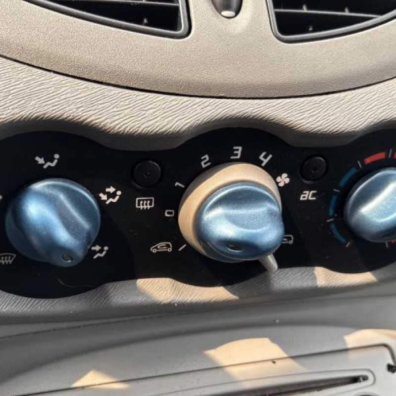 Aile avant droit RENAULT TWINGO 2 Photo n°18