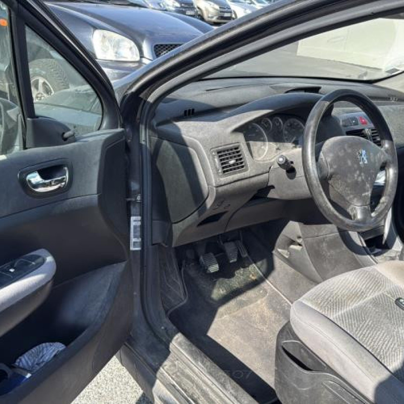 Pare choc arriere PEUGEOT 307 Photo n°15