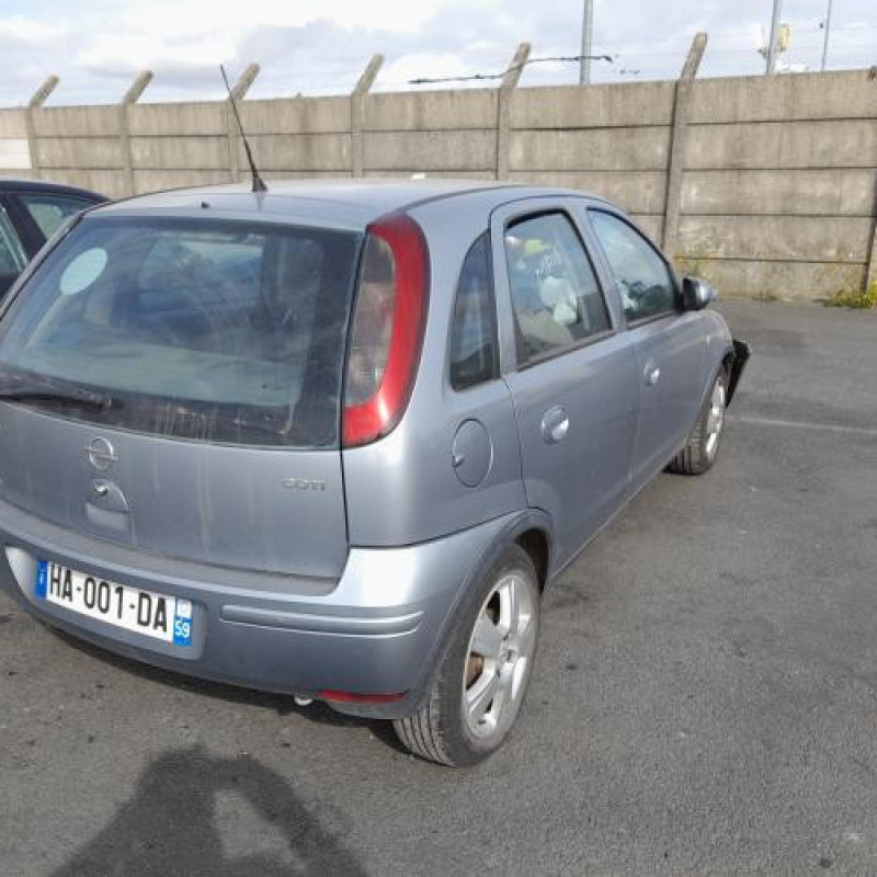 Feu arriere principal droit (feux) OPEL CORSA C Photo n°7