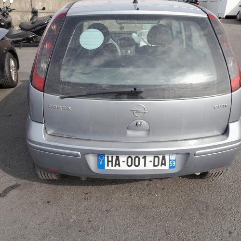 Feu arriere principal gauche (feux) OPEL CORSA C Photo n°10
