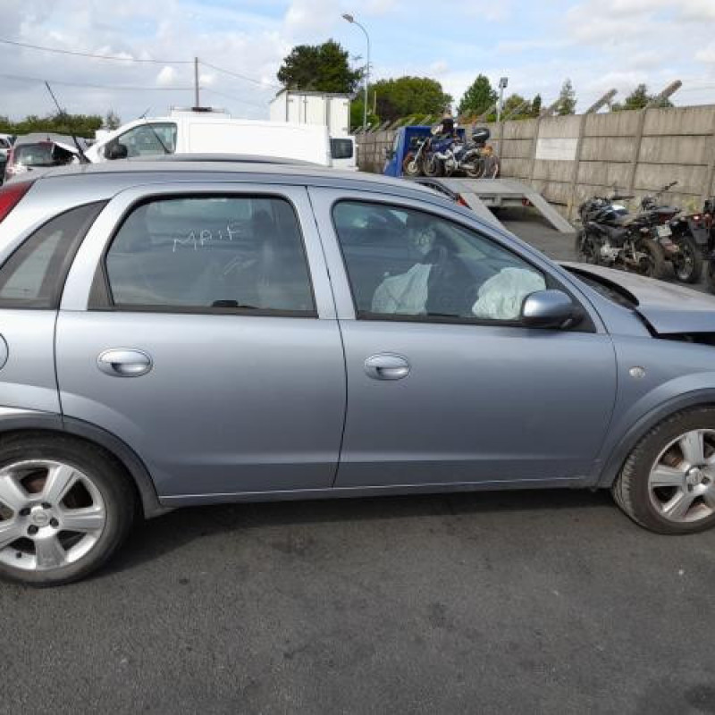 Feu arriere principal gauche (feux) OPEL CORSA C Photo n°11