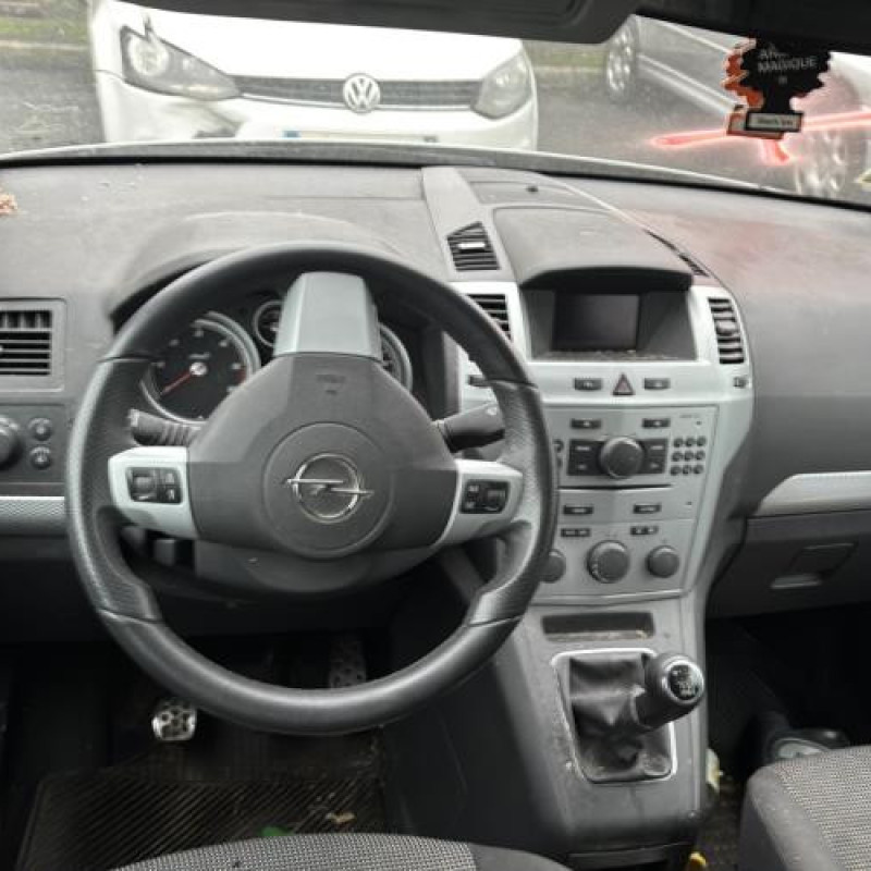 Feu arriere principal gauche (feux) OPEL ZAFIRA B Photo n°18